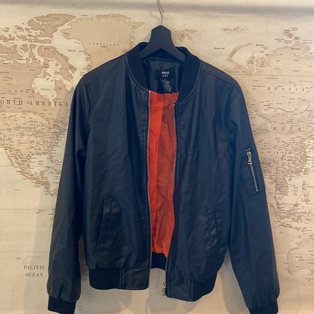MISS LILI PLEATHER BOMBER JACKET SIZE SMALL